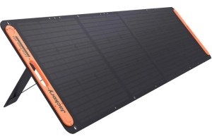 SolarSaga-200-Solar-Charger
