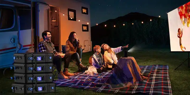 Montek 2000W Suitcase Solar Power Stations